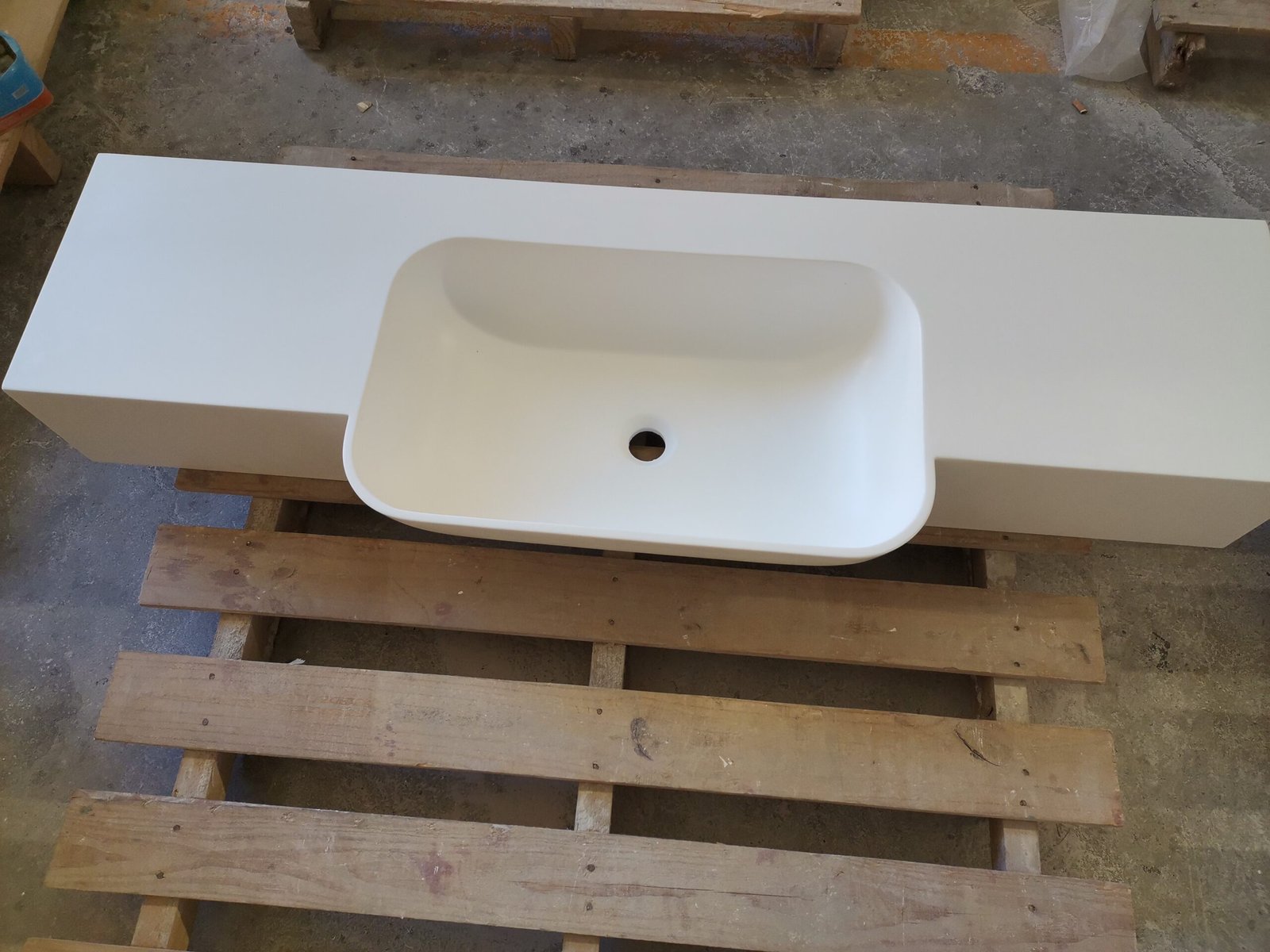 CUSTOM-MADE LARGE-BELLIED WASHBASIN BATHROOM FIXTURES