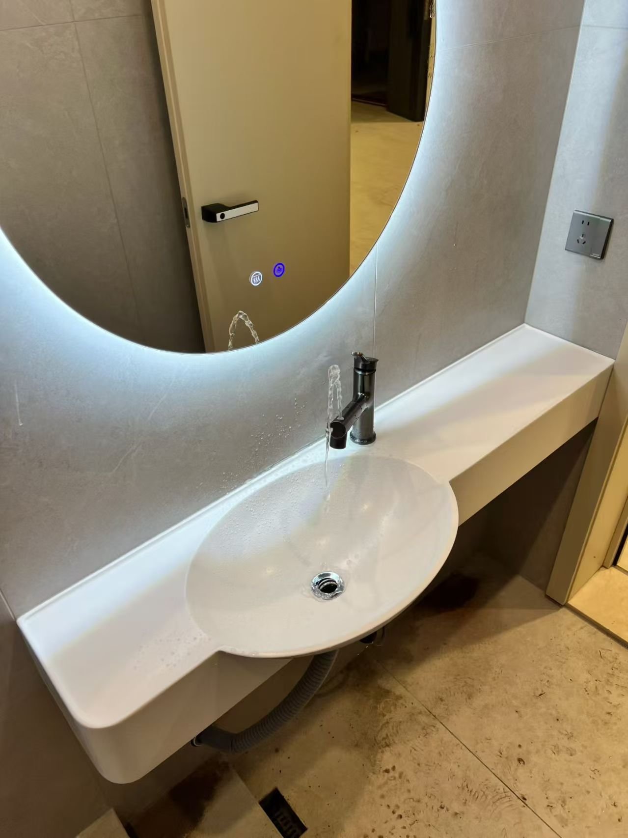 CUSTOM-MADE HOT-PRESSED BENT WASHBASIN